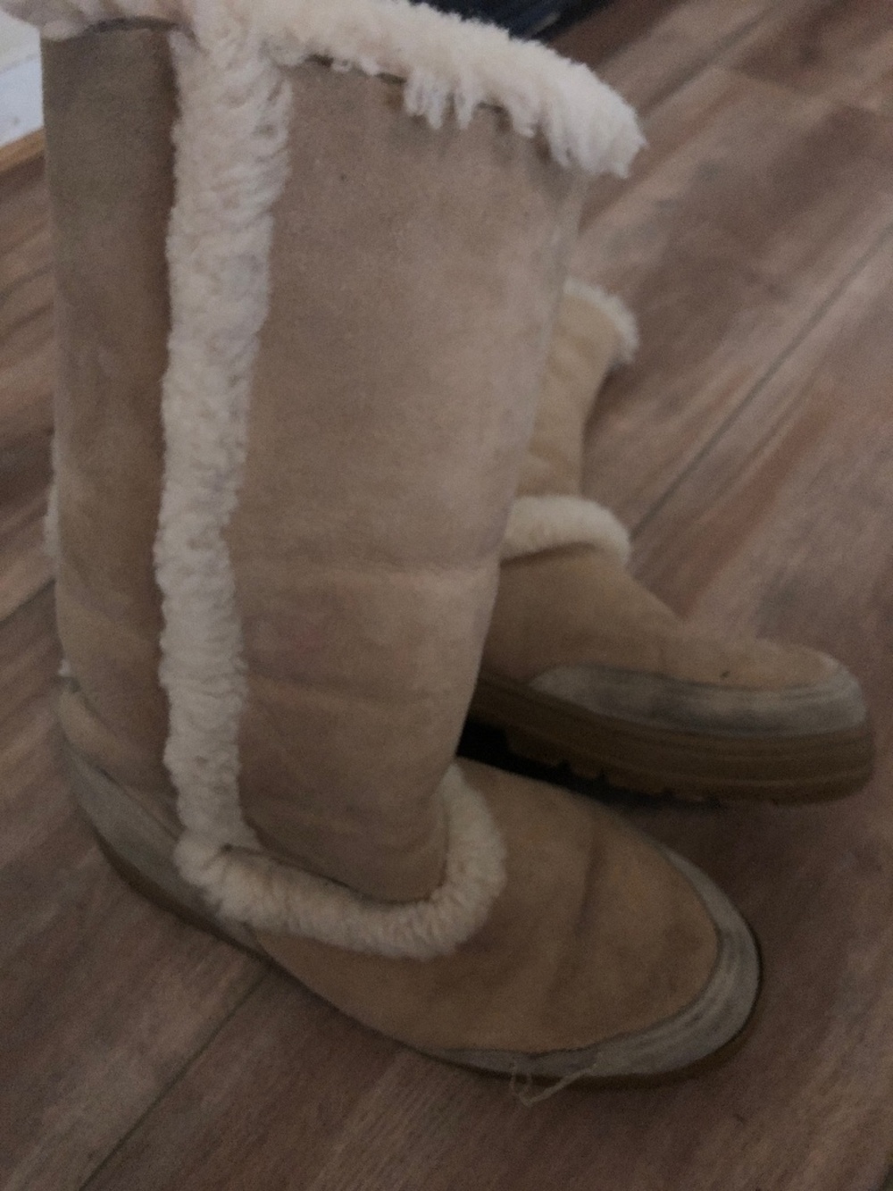 UGG BOOTS